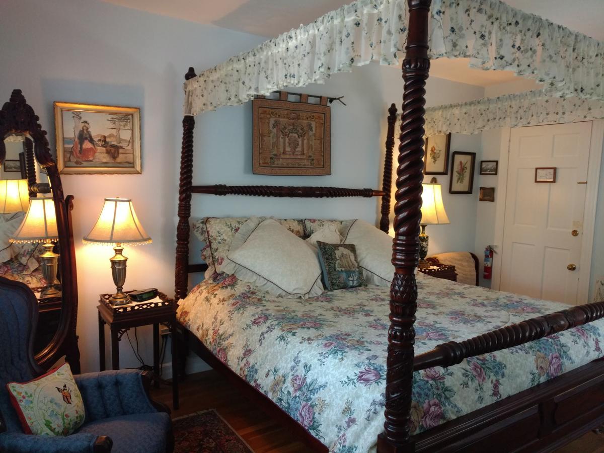 Armistead Cottage Bed & Breakfast Newport Exterior photo